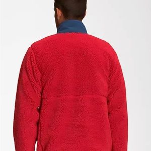 North face Men’s Extreme Pile Pullover large